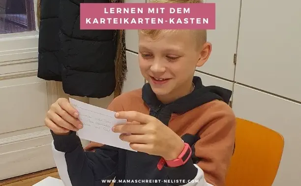 Mit dem Karteikarten-Kasten unterm Arm Wissenslücken schließen – Lernwerk unterstützt