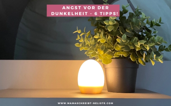 Mein Kind - eigentlich beide - haben Angst im Dunkeln bzw. fürchten sich in der Dunkelheit. Weil sich dieses blöde Gefühl in unserer Maissonette Wohnung schon so weit entwickelt hat, dass die Kids nicht mal mehr alleine in die untere Etage gehen wollten, haben wir zusammen 6 Möglichkeiten entwickelt, wie wir die Angst besiegen und auch aufarbeiten können.