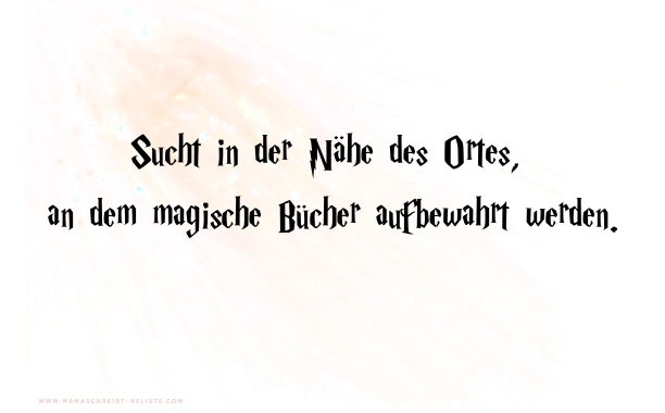 Harry Potter Party Ideen für Zuhause [inkl. 59 Seiten PDF & Schnitzeljagd] Beginnt die Schnitzeljagd am Ort, an dem sich der sprechende Hut befindet (aus der Partydeko). Gebt jedem Kind ein Hogwarts-Hauswappen und lest den ersten Hinweis vor: "Sucht in der Nähe des Ortes, an dem magische Bücher aufbewahrt werden."